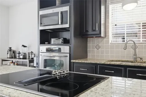 1627 N Hearthside Drive Richmond TX 77406