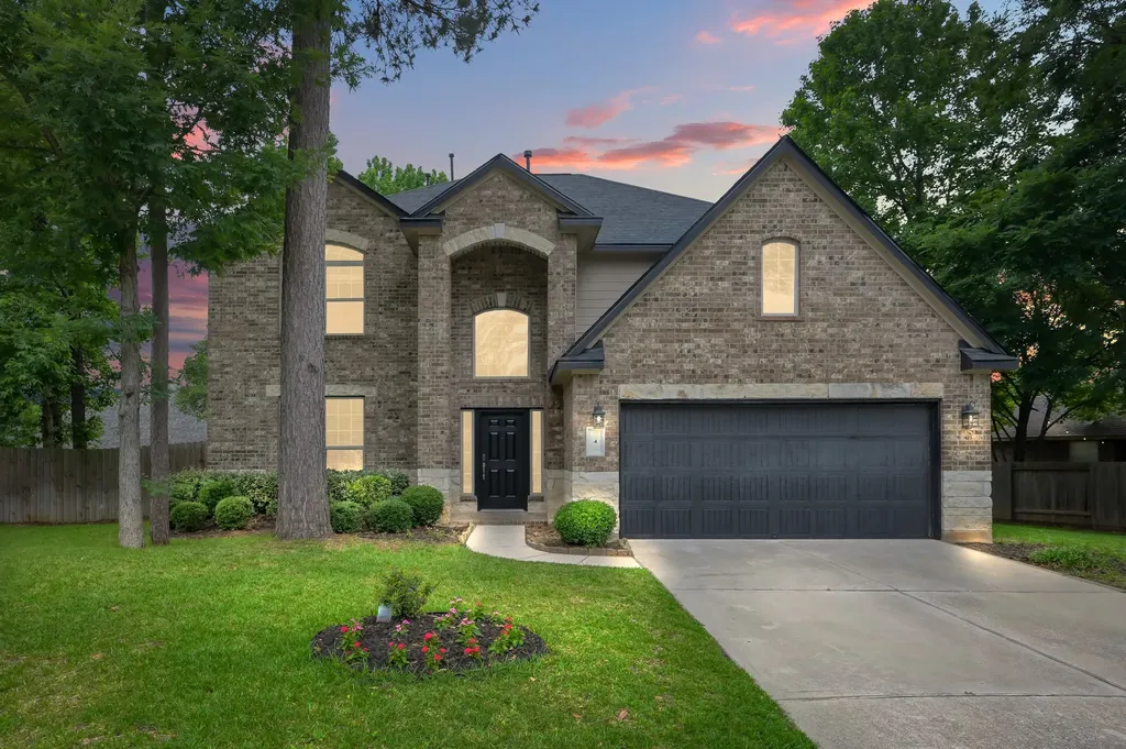 4 Logan Creek Lane Conroe TX 77304