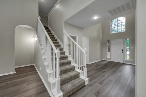 4 Logan Creek Lane Conroe TX 77304