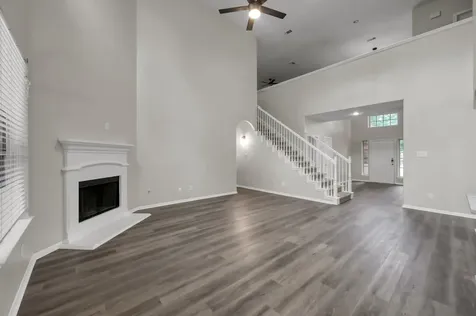 4 Logan Creek Lane Conroe TX 77304