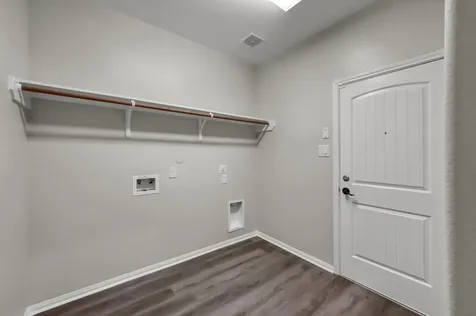4 Logan Creek Lane Conroe TX 77304