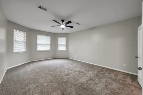 4 Logan Creek Lane Conroe TX 77304