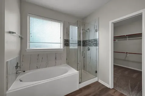 4 Logan Creek Lane Conroe TX 77304