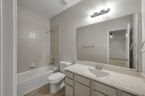 4 Logan Creek Lane Conroe TX 77304