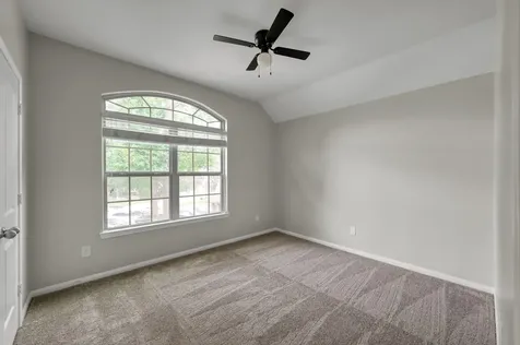 4 Logan Creek Lane Conroe TX 77304