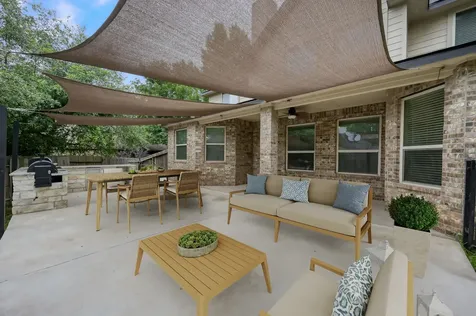 4 Logan Creek Lane Conroe TX 77304