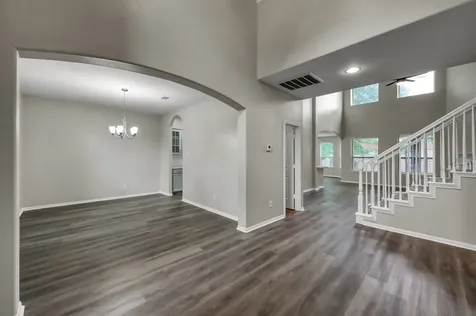 4 Logan Creek Lane Conroe TX 77304