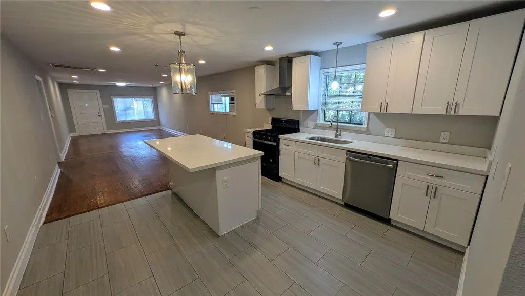 710 W 23rd Street Houston TX 77008