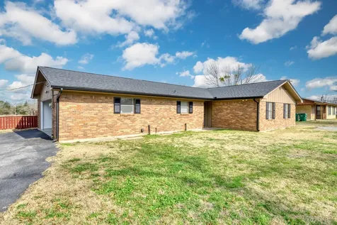 102 W Marietta Street Madisonville TX 77864