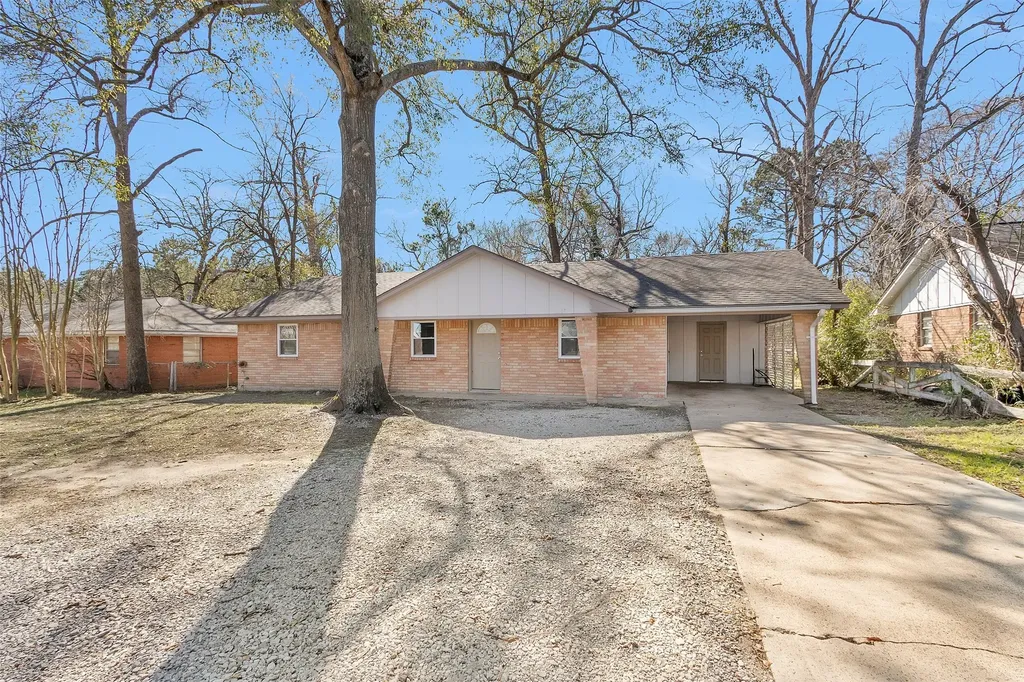 2213 N Thompson Street Conroe TX 77303