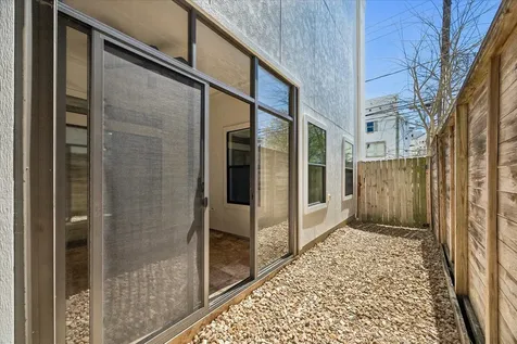 5218 Feagan Street F Houston TX 77007