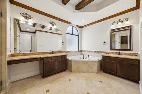5218 Feagan Street F Houston TX 77007