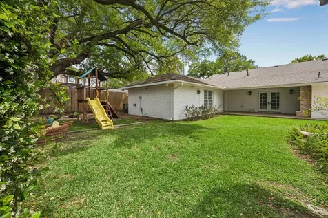 5210 Meadow Lake Lane Houston TX 77056