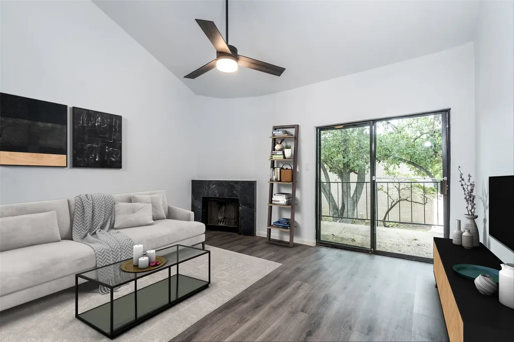 10811 Richmond Avenue 109 Houston TX 77042