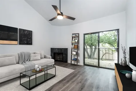 10811 Richmond Avenue 109 Houston TX 77042