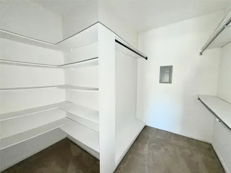 728 Bering Drive 10 Houston TX 77057