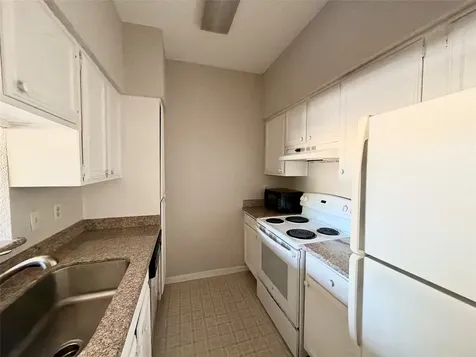 728 Bering Drive 10 Houston TX 77057