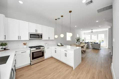 4812 Cochran Street Houston TX 77009