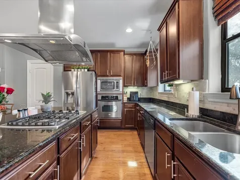 905 Garden Oaks Terrace Houston TX 77018