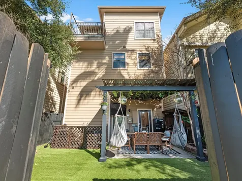905 Garden Oaks Terrace Houston TX 77018