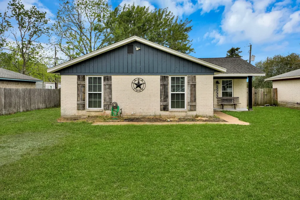 12733 7th Street Santa Fe TX 77510