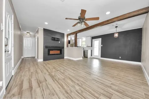 12733 7th Street Santa Fe TX 77510