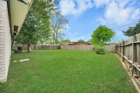 12733 7th Street Santa Fe TX 77510