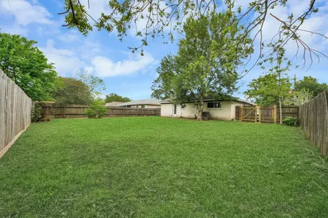 12733 7th Street Santa Fe TX 77510