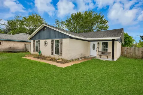 12733 7th Street Santa Fe TX 77510