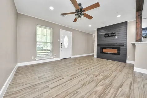 12733 7th Street Santa Fe TX 77510