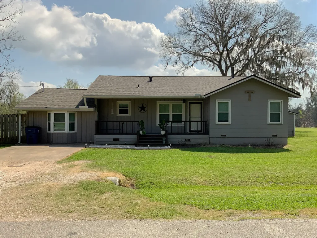 751 County Road 703 West Columbia TX 77486