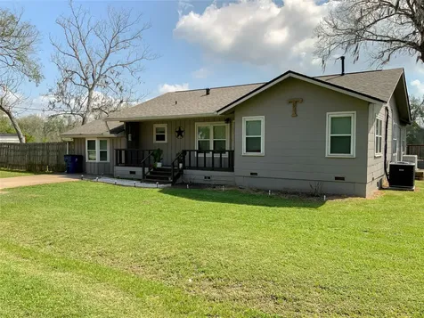 751 County Road 703 West Columbia TX 77486