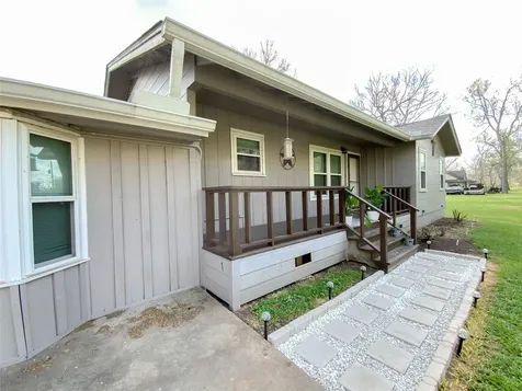 751 County Road 703 West Columbia TX 77486