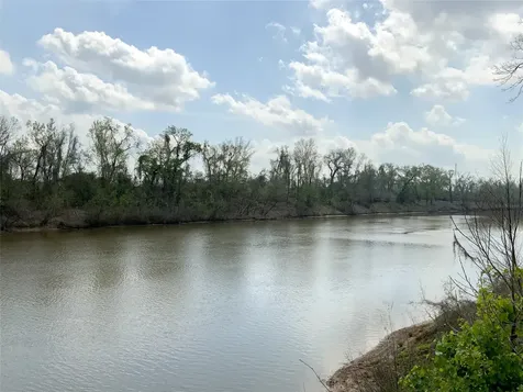 751 County Road 703 West Columbia TX 77486