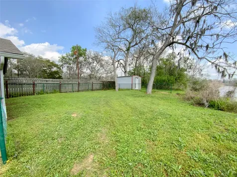 751 County Road 703 West Columbia TX 77486