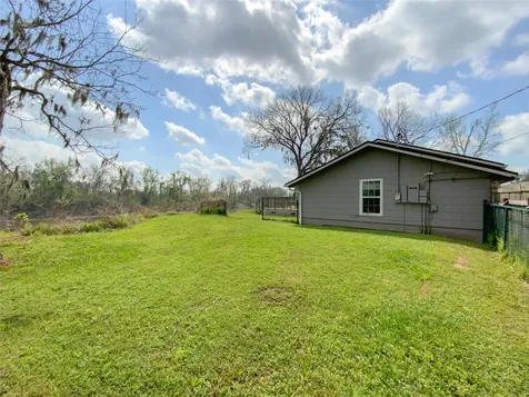 751 County Road 703 West Columbia TX 77486