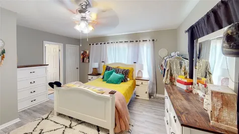 751 County Road 703 West Columbia TX 77486