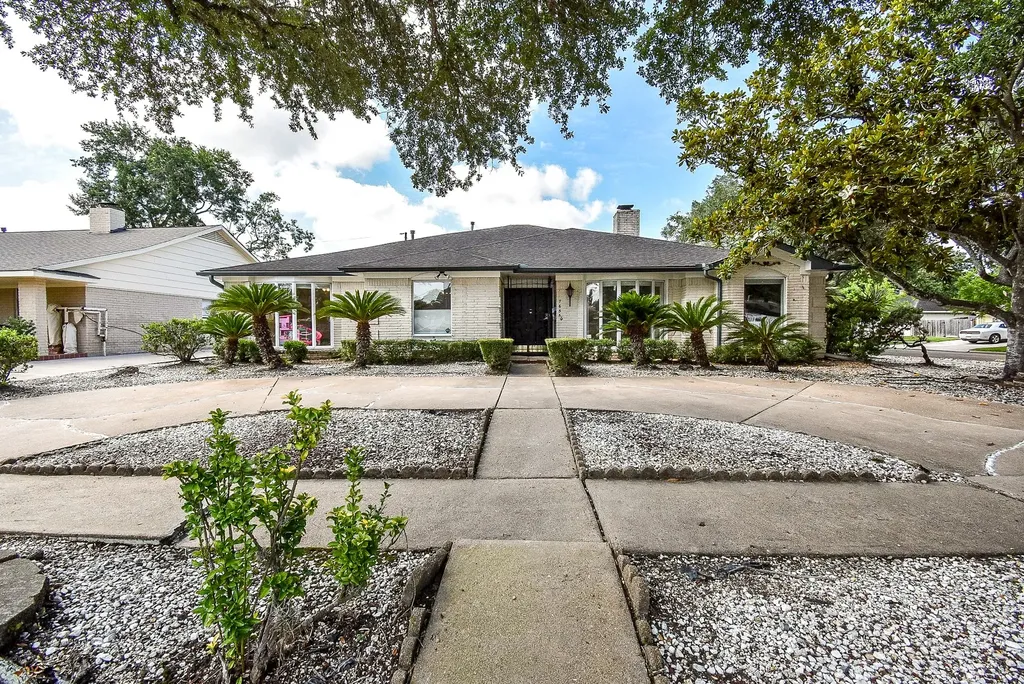 7635 Braesdale Lane Houston TX 77071
