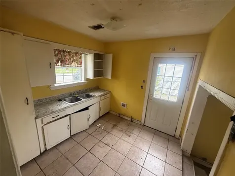 5745 Newport Street Houston TX 77023