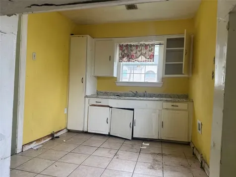 5745 Newport Street Houston TX 77023