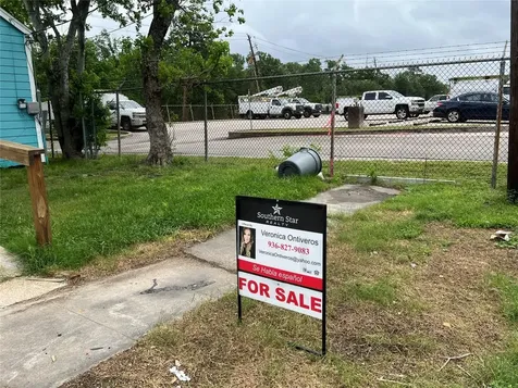 5745 Newport Street Houston TX 77023