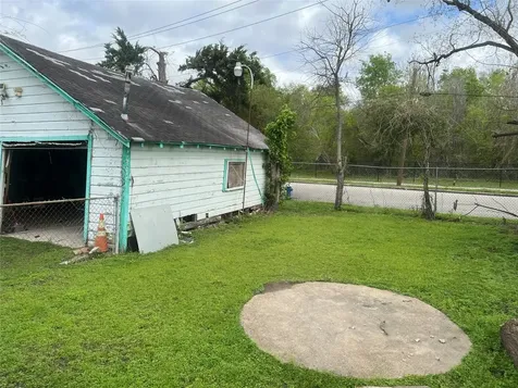 5745 Newport Street Houston TX 77023