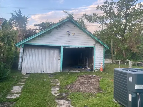 5745 Newport Street Houston TX 77023