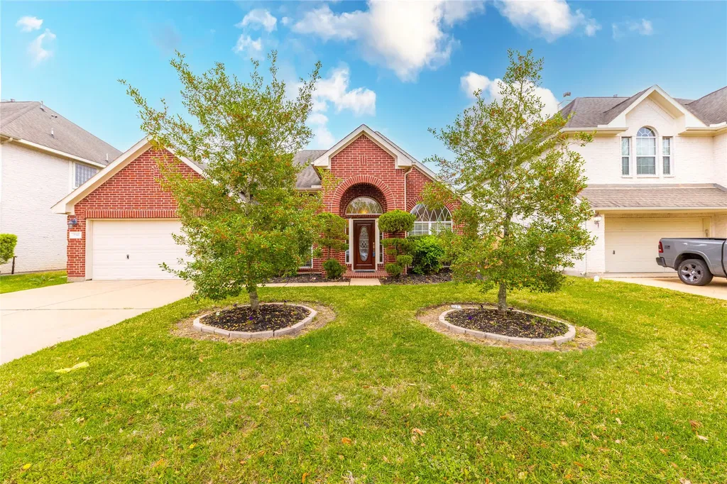 2201 Signal Hill Drive Pearland TX 77584