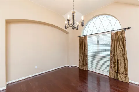 2201 Signal Hill Drive Pearland TX 77584