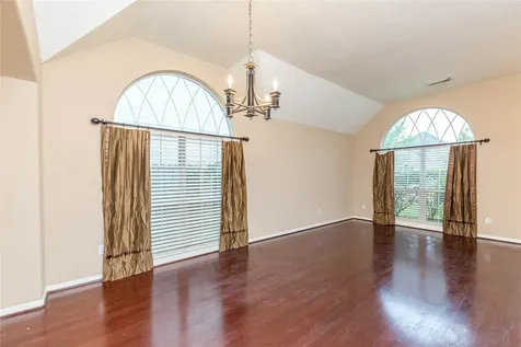 2201 Signal Hill Drive Pearland TX 77584