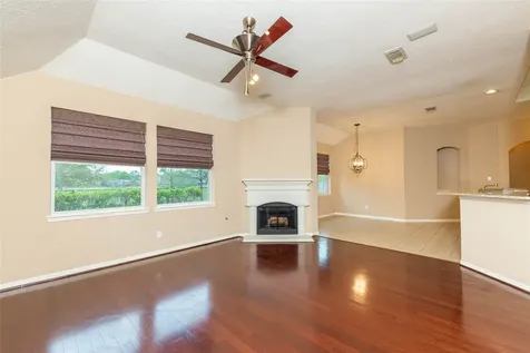 2201 Signal Hill Drive Pearland TX 77584