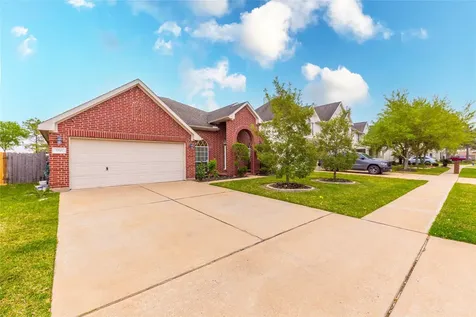 2201 Signal Hill Drive Pearland TX 77584