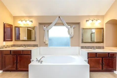 2201 Signal Hill Drive Pearland TX 77584