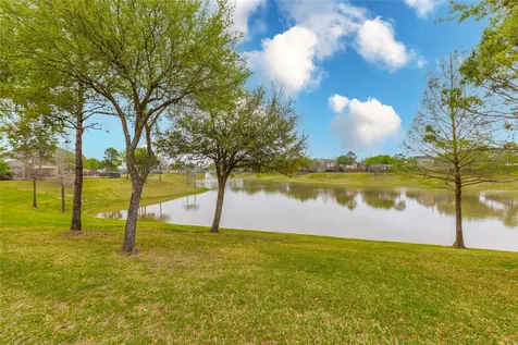 2201 Signal Hill Drive Pearland TX 77584